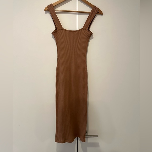 Ribbed knit midi dress - Picture 2 of 3
